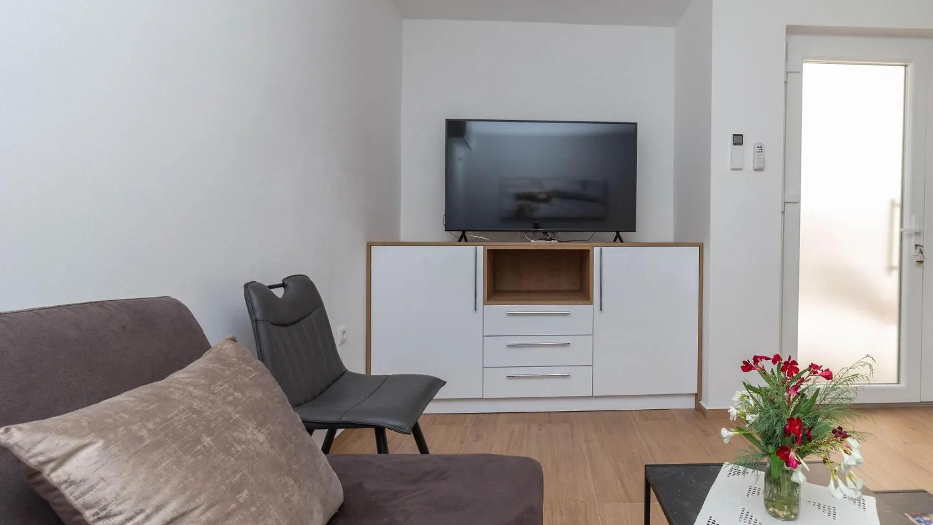 1 Bedroom Cozy Apartment In Starigrad 0*, Starigrad Paklenica