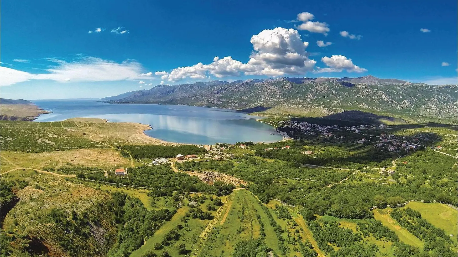 1 Bedroom Cozy Apartment In Starigrad