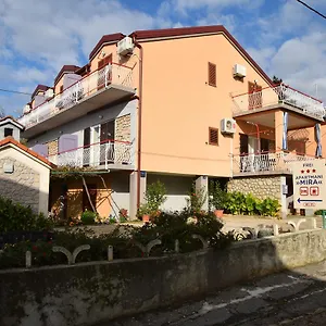 Penzion Mira, Starigrad Paklenica
